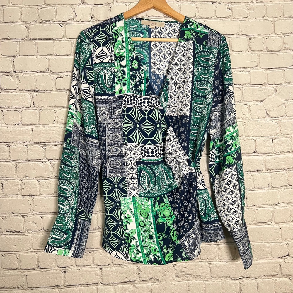 Loft Womens Green Navy Blue Paisley Lightweight Career Wrap Blouse Size Medium